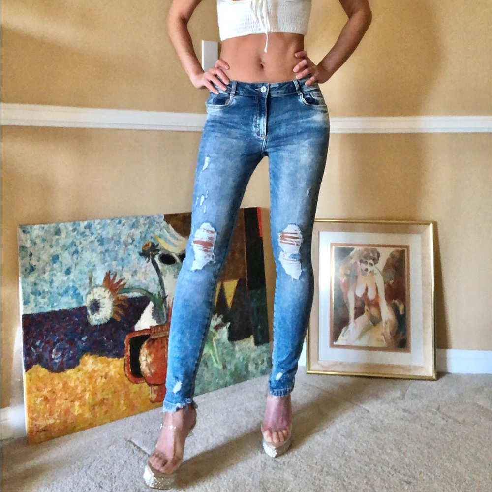 Preowned Zara low rise denim jeans USD 6